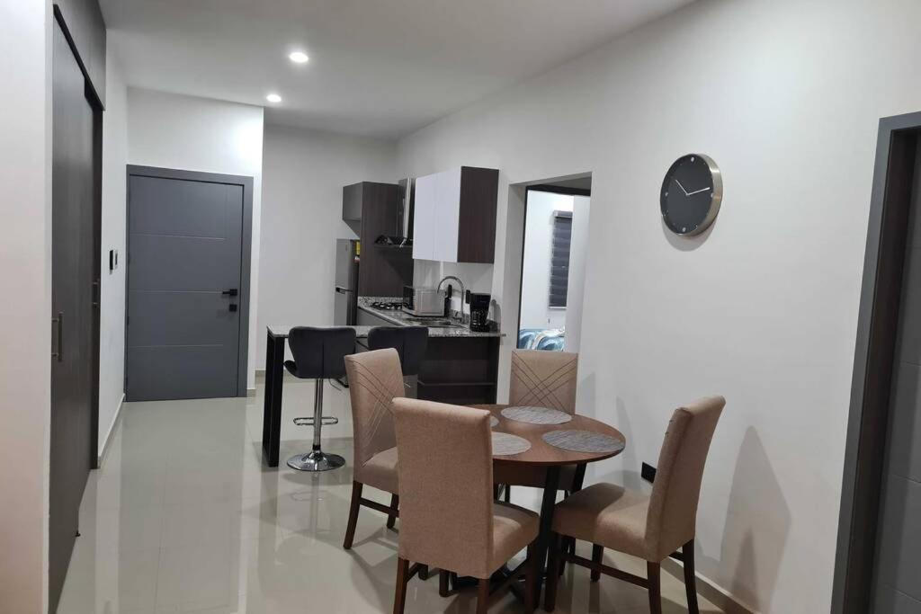 Departamento Cerca Del Malecon Y Zona Dorada Apartment มาซาตลัน ภายนอก รูปภาพ